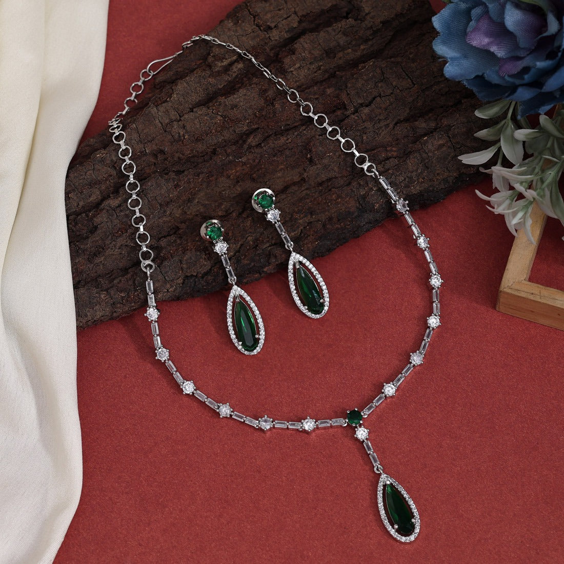 Reem Necklace Set
