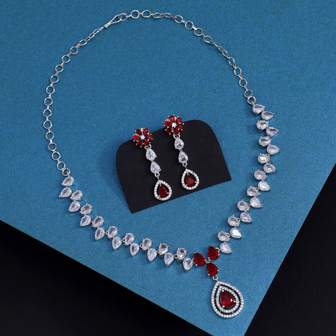 Isla Necklace Set