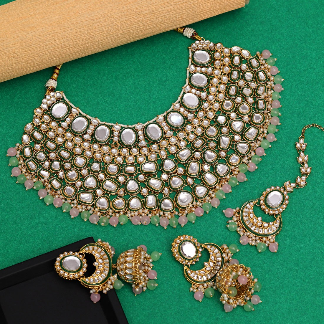 Kareena Necklace Set