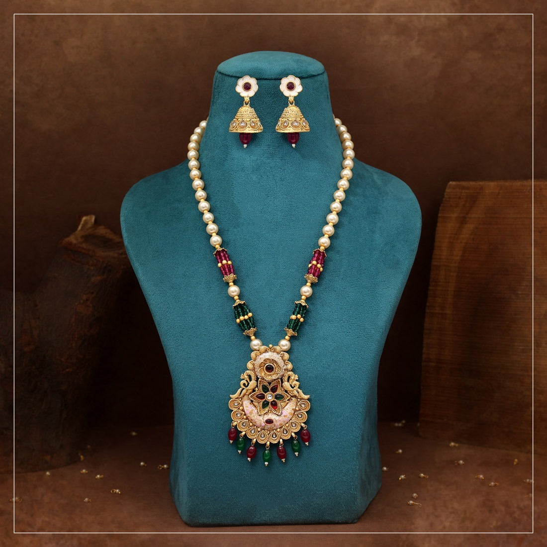 Aakriti Necklace Set