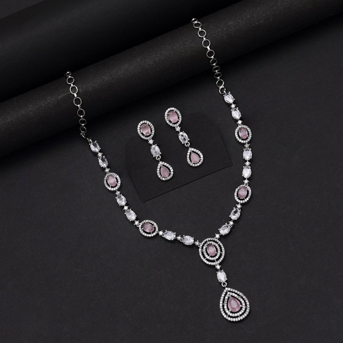 Asha Necklace Set