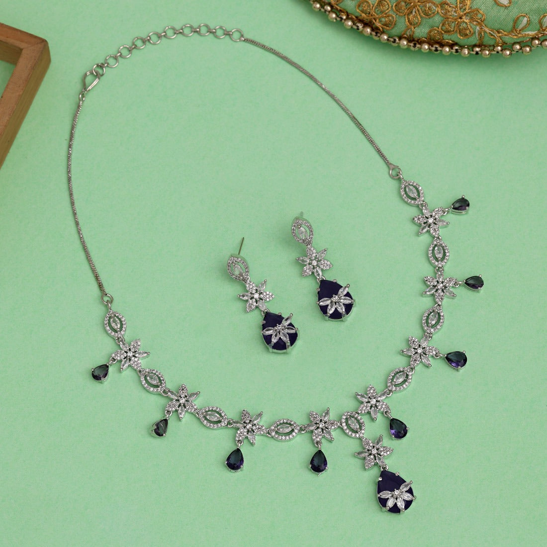 Aarohi Necklace Set