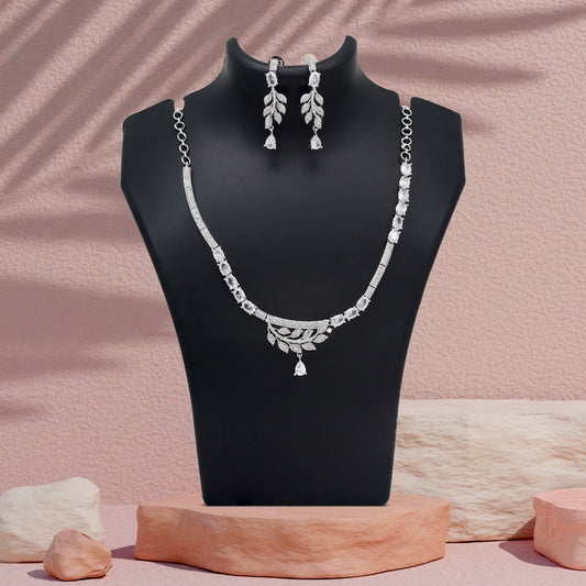 Novie Necklace Set