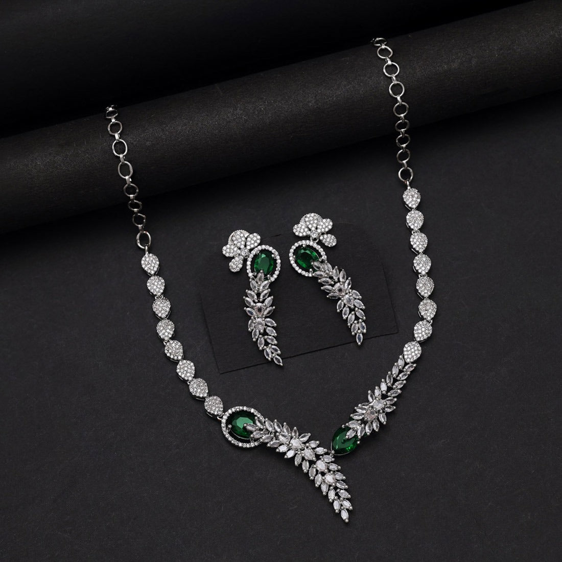 Nova Necklace Set