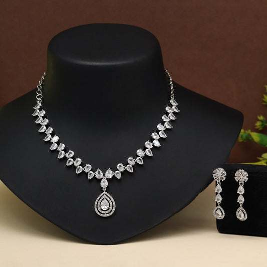 Sonali Necklace Set