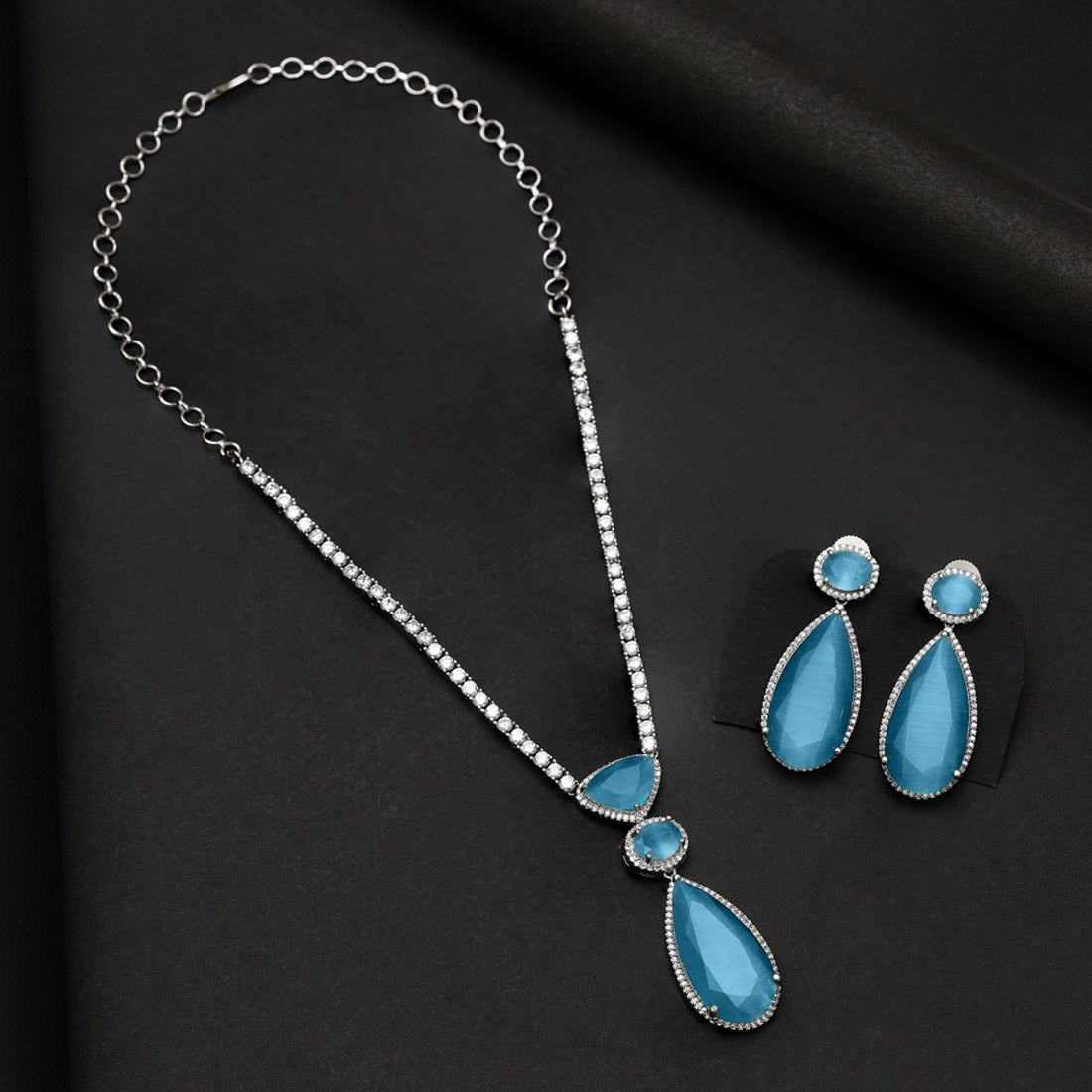 Neelam Necklace Set