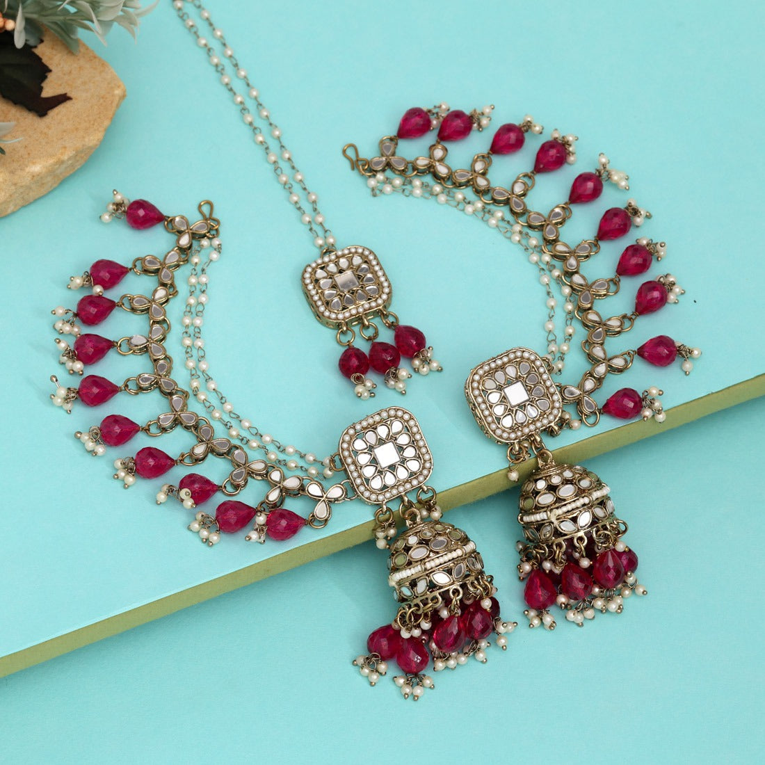 Advika Maang Tikka Set