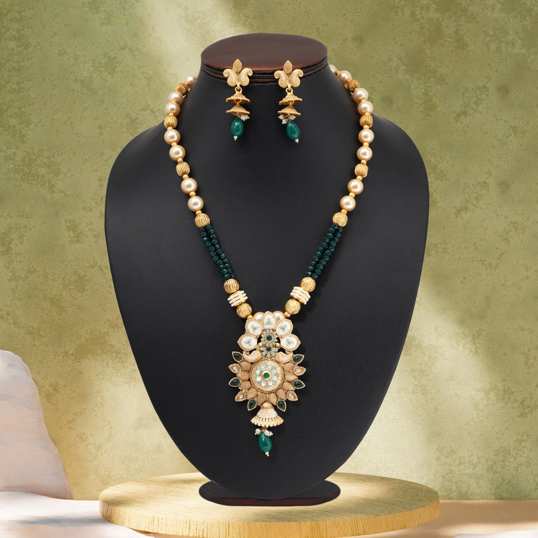 MeenaKumari Necklace set
