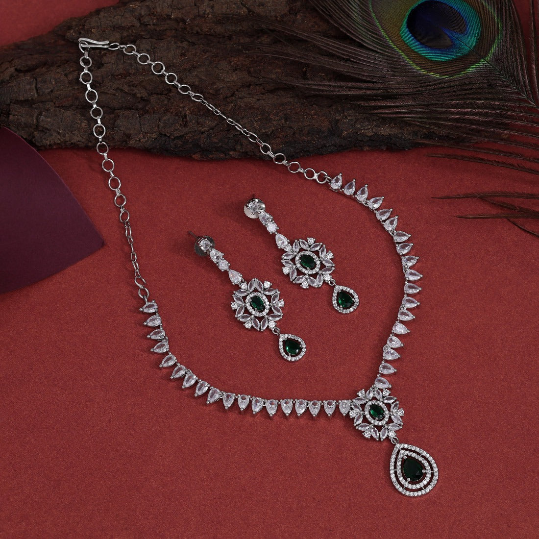 Amaya Necklace Set