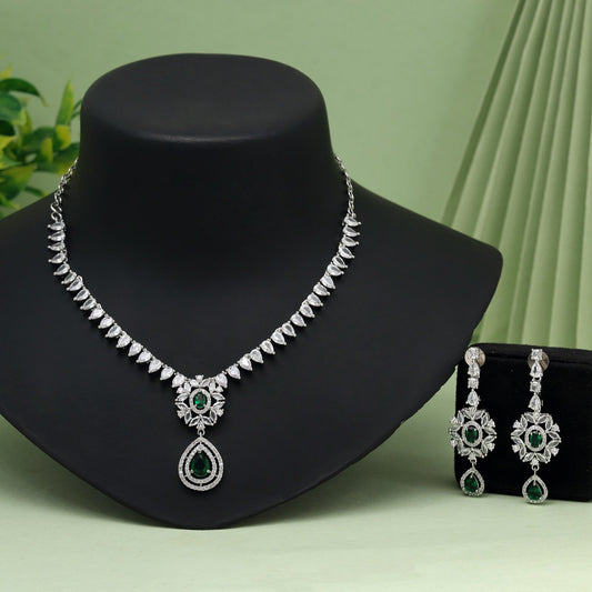 Amaya Necklace Set