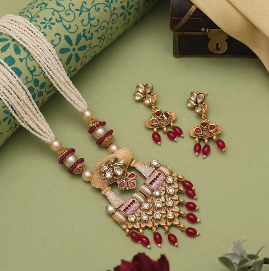 Aarna Necklace Set