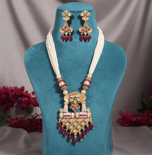 Aarna Necklace Set